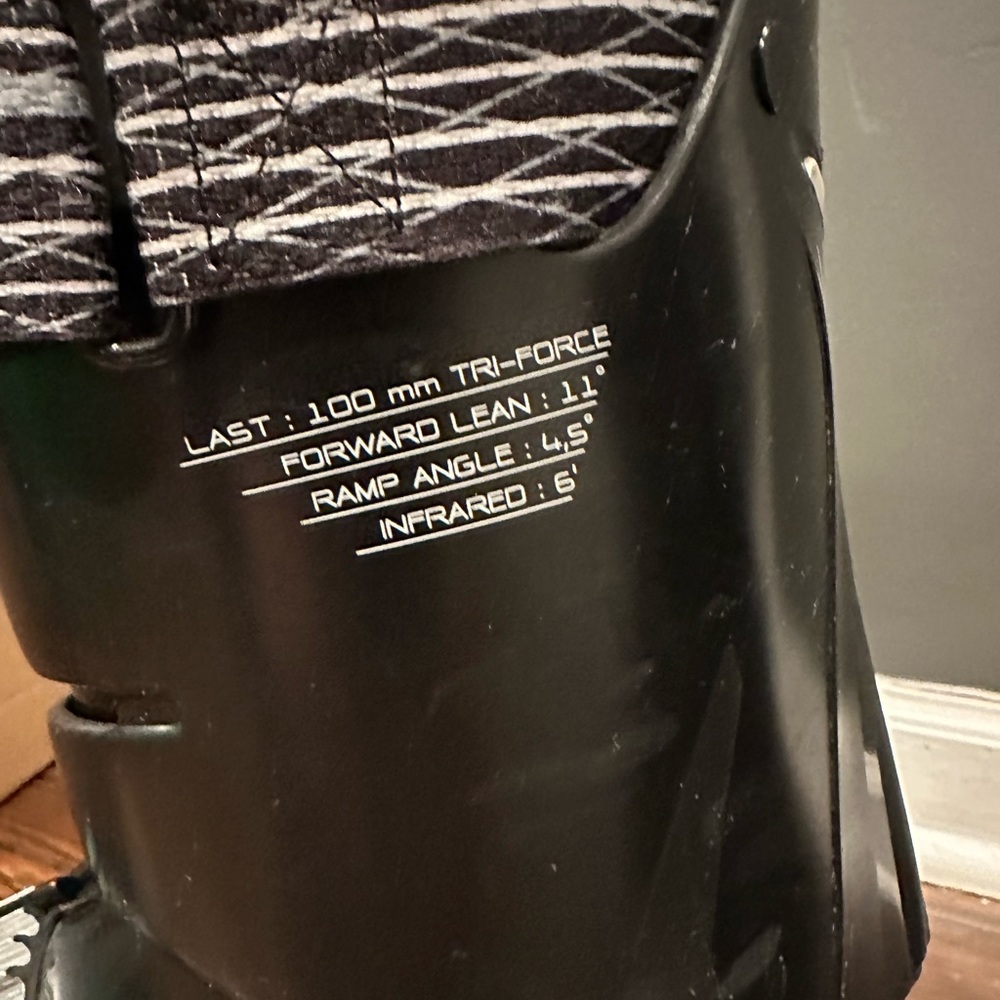 Great Cond. Womens Nordica Speedmachine 75 Ski Boots 26-26.5 (9-10) Adjust Calf - Picture 5 of 6